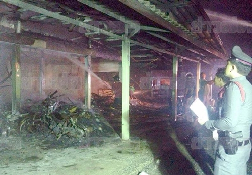 ไฟไหม้บ้านกลางดึก คลอกลูกสาวดับ ไฟไหม้บ้านกลางดึก คลอกลูกสาวดับ