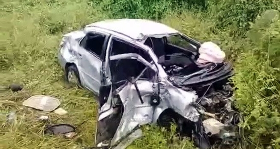 รถไฟชนเก๋งวีออส ที่ จ.ชลบุรี รถไฟชนเก๋งวีออส ที่ จ.ชลบุรี