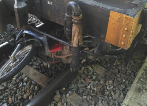 รถไฟชนคนตาย รถไฟชนคนตาย