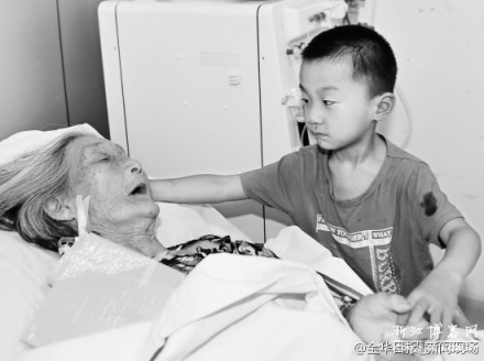 ใจประเสริฐ หญิงเก็บขยะเก็บเด็กถูกทิ้งมาเลี้ยงกว่า 30 ปี