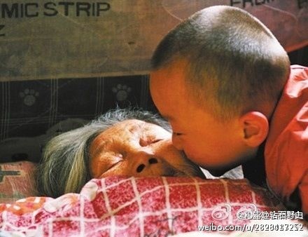 ใจประเสริฐ หญิงเก็บขยะเก็บเด็กถูกทิ้งมาเลี้ยงกว่า 30 ปี