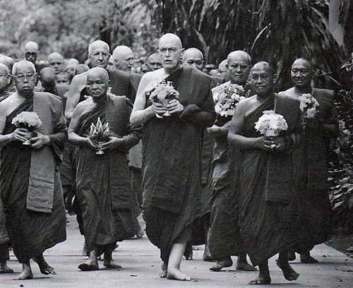 รำลึก 20 ปี หลวงปู่ชา สุภัทโท