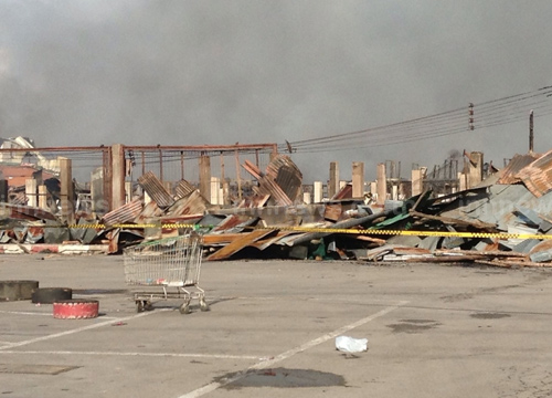 ไฟไหม้ห้างซุปเปอร์ชีป ภูเก็ต ไฟไหม้ห้างซุปเปอร์ชีป ภูเก็ต