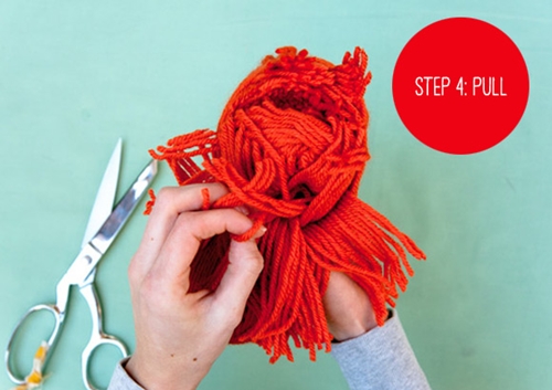 โบว์ห่อของขวัญจากม้วนไหมพรม