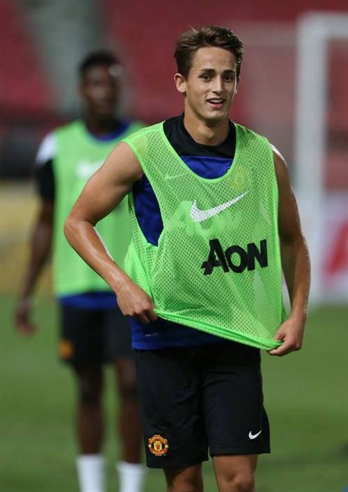 อัดนาน ยานูซาจ อัดนาน ยานูซาจ