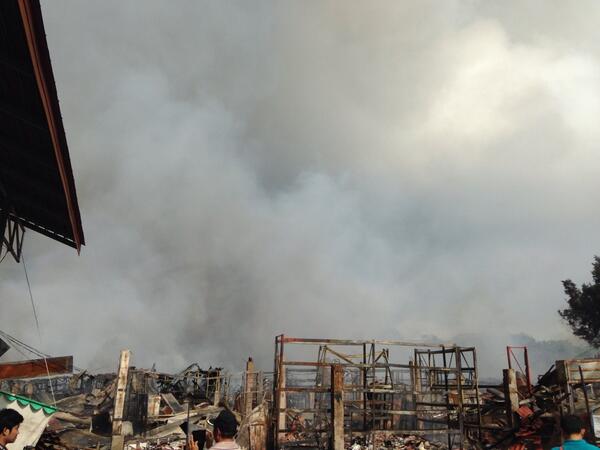 ไฟไหม้ห้างซุปเปอร์ชีป ภูเก็ต ไฟไหม้ห้างซุปเปอร์ชีป ภูเก็ต