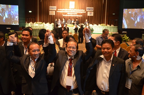 บังยี วรวีร์ มะกูดี ประวัติ ว่าที่นายกสมาคมฟุตบอลฯ 4 สมัยซ้อน บังยี วรวีร์ มะกูดี ประวัติ ว่าที่นายกสมาคมฟุตบอลฯ 4 สมัยซ้อน