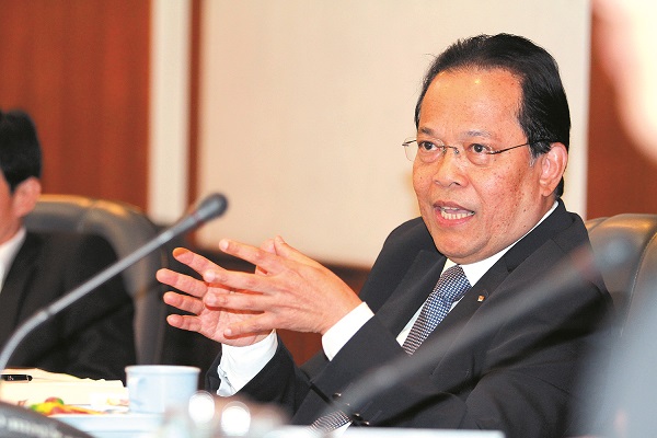 บังยี วรวีร์ มะกูดี ประวัติ ว่าที่นายกสมาคมฟุตบอลฯ 4 สมัยซ้อน บังยี วรวีร์ มะกูดี ประวัติ ว่าที่นายกสมาคมฟุตบอลฯ 4 สมัยซ้อน