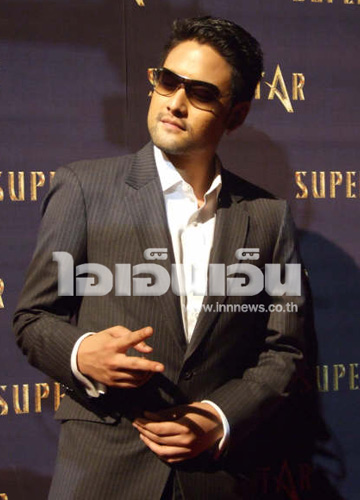 ไมค์ กิ่งโพยม ไมค์ กิ่งโพยม