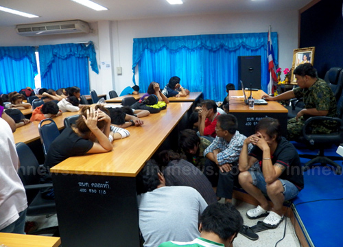 จับบ่อนไฮโล หน้า ม.ดัง อ.คลองหลวง จับบ่อนไฮโล หน้า ม.ดัง อ.คลองหลวง