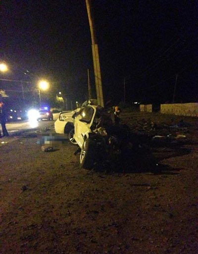 รัสเซีย อุบัติเหตุ รถชนเสาไฟฟ้า ขาดครึ่ง เสียชีวิตทั้งคัน รัสเซีย อุบัติเหตุ รถชนเสาไฟฟ้า ขาดครึ่ง เสียชีวิตทั้งคัน