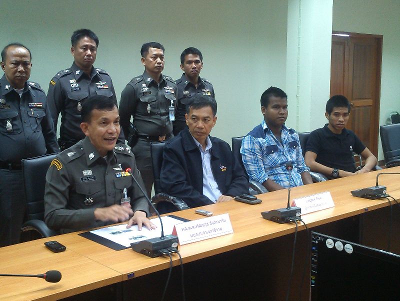 รวบตัว 2 ทหารพราน ยิงเด็ก 3 พี่น้องที่บาเจาะ รับล้างแค้นให้พี่ชาย รวบตัว 2 ทหารพราน ยิงเด็ก 3 พี่น้องที่บาเจาะ รับล้างแค้นให้พี่ชาย