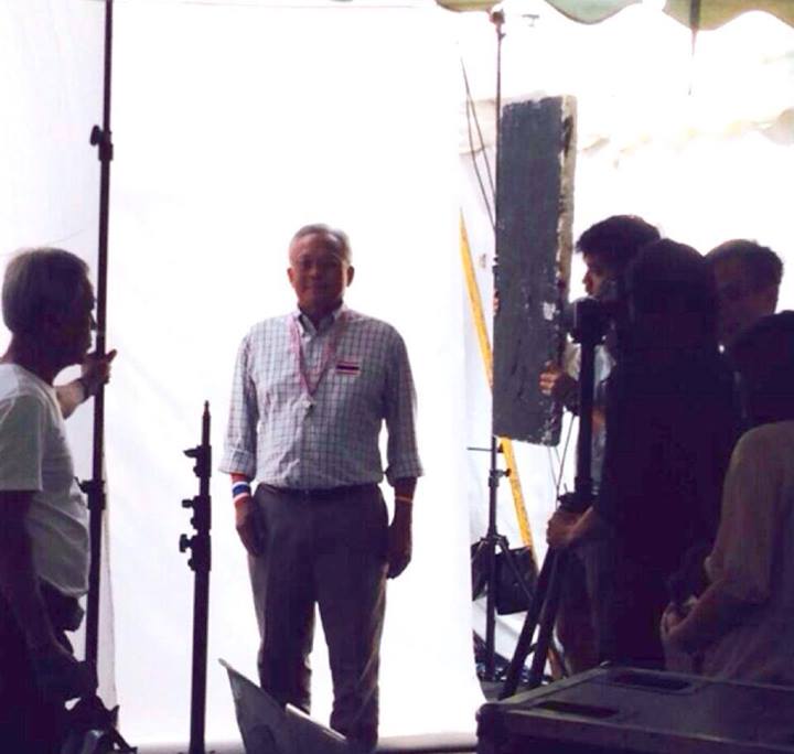 สุเทพ เทือกสุบรรณ ถ่ายแบบ Lips ของ ศักดิ์ชัย กาย สุเทพ เทือกสุบรรณ ถ่ายแบบ Lips ของ ศักดิ์ชัย กาย