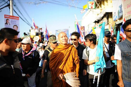 หลวงปู่พุทธะอิสระ ลั่นพร้อมสึก หากรัฐบาลลาออก ระบอบทักษิณหมดไป หลวงปู่พุทธะอิสระ ลั่นพร้อมสึก หากรัฐบาลลาออก ระบอบทักษิณหมดไป
