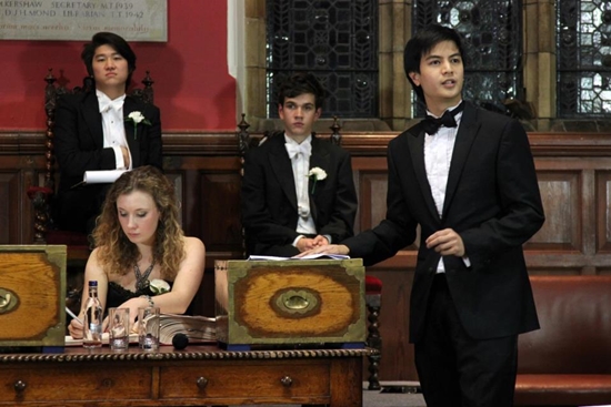 ไอติม พริษฐ์ วัชรสินธุ หลานอภิสิทธิ์ ไอติม พริษฐ์ วัชรสินธุ หลานอภิสิทธิ์