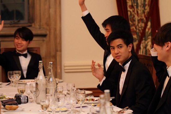 ไอติม พริษฐ์ วัชรสินธุ หลานอภิสิทธิ์ ไอติม พริษฐ์ วัชรสินธุ หลานอภิสิทธิ์