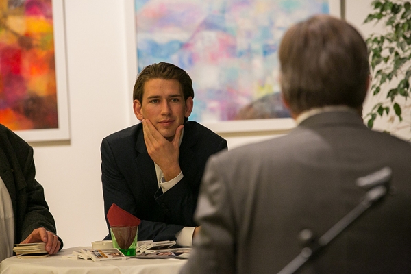 เซบาสเตียน เคิร์ส เซบาสเตียน เคิร์ส