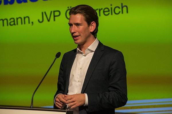 เซบาสเตียน เคิร์ส เซบาสเตียน เคิร์ส