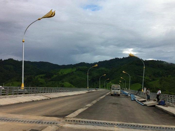 สะพานข้ามแม่น้ำโขงแห่งที่ 4 ที่ อ.เชียงของ สะพานข้ามแม่น้ำโขงแห่งที่ 4 ที่ อ.เชียงของ