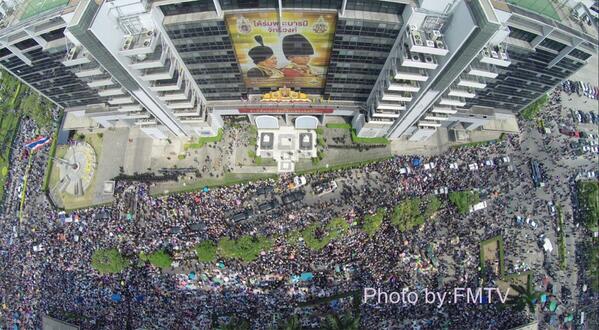 กปปส. บุก สนง.ปลัดกลาโหม กปปส. บุก สนง.ปลัดกลาโหม