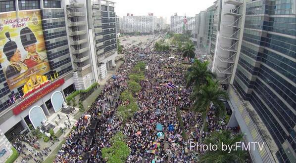 กปปส. บุก สนง.ปลัดกลาโหม กปปส. บุก สนง.ปลัดกลาโหม