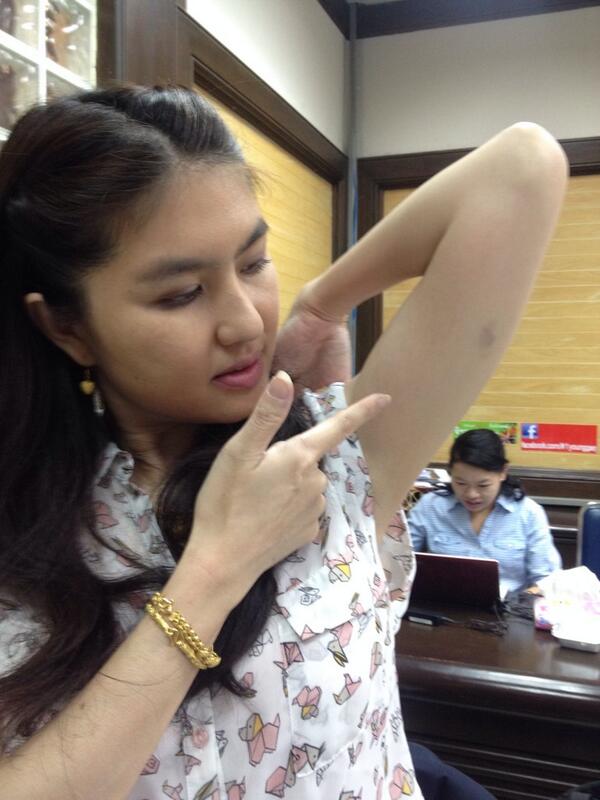 หมวดเจี๊ยบ สะอื้น เผยนาทีถูกการ์ด กปปส. คุมตัว บอกโดนจิกผม-ล็อกแขน หมวดเจี๊ยบ สะอื้น เผยนาทีถูกการ์ด กปปส. คุมตัว บอกโดนจิกผม-ล็อกแขน