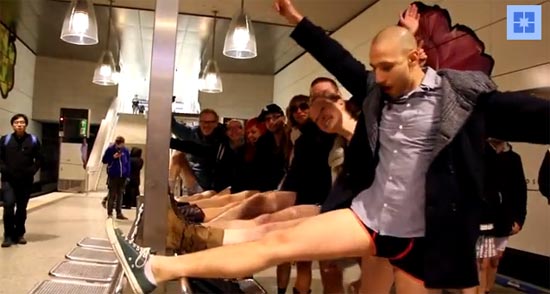 ทั่วโลกพร้อมใจจัดกิจกรรมถอดกางเกงขึ้นรถไฟใต้ดิน 2014 ทั่วโลกพร้อมใจจัดกิจกรรมถอดกางเกงขึ้นรถไฟใต้ดิน 2014