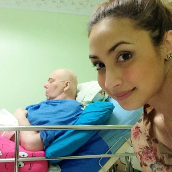 แคทรียา อิงลิช สุดเศร้า สูญเสียคุณพ่อเดวิด หลังป่วยมะเร็งสมอง แคทรียา อิงลิช สุดเศร้า สูญเสียคุณพ่อเดวิด หลังป่วยมะเร็งสมอง