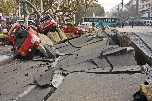 ท่อส่งน้ำมันระเบิดในจีน สังเวย 35 ศพ เจ็บกว่า 160 ราย ท่อส่งน้ำมันระเบิดในจีน สังเวย 35 ศพ เจ็บกว่า 160 ราย