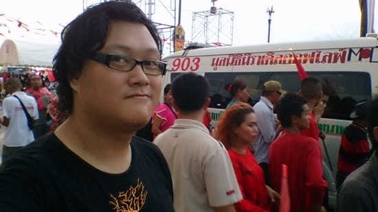 มูลนิธิมิราเคิลฯ ร้องถูกรถตู้ม็อบแดงแอบอ้างแจกของ มูลนิธิมิราเคิลฯ ร้องถูกรถตู้ม็อบแดงแอบอ้างแจกของ