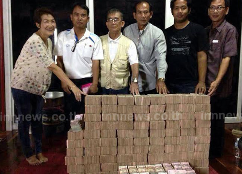 วัดดังเมืองตาก เก็บเงินสดกว่า 43 ล้านไว้ในกุฏิ วัดดังเมืองตาก เก็บเงินสดกว่า 43 ล้านไว้ในกุฏิ