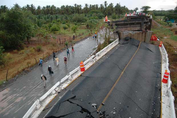 แผ่นดินไหวเม็กซิโก 6.4 แมกนิจูด ประชาชนแตกตื่น แผ่นดินไหวเม็กซิโก 6.4 แมกนิจูด ประชาชนแตกตื่น