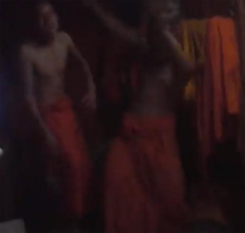 แชร์ว่อน คลิปพระเปิดเพลงหมอลำ แดนซ์กระจาย แชร์ว่อน คลิปพระเปิดเพลงหมอลำ แดนซ์กระจาย