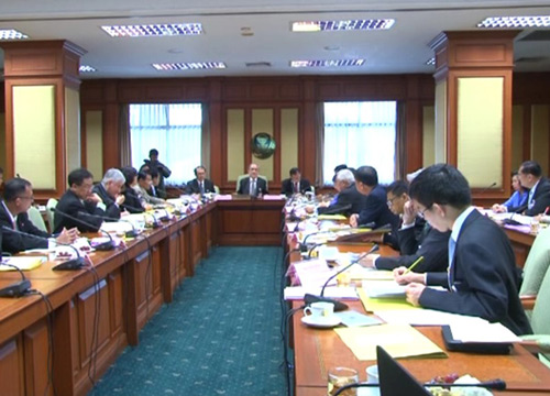 กมธ.ยกร่างฯ เสนอให้นายกฯ ไม่ต้องเป็น ส.ส. โดยมาจากคนนอก กมธ.ยกร่างฯ เสนอให้นายกฯ ไม่ต้องเป็น ส.ส. โดยมาจากคนนอก