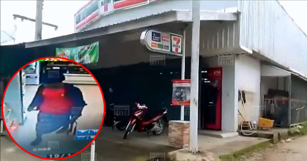 4 โจรใต้ควงอาก้าบุกปล้นเซเว่นฯ ที่รือเสาะ 4 โจรใต้ควงอาก้าบุกปล้นเซเว่นฯ ที่รือเสาะ