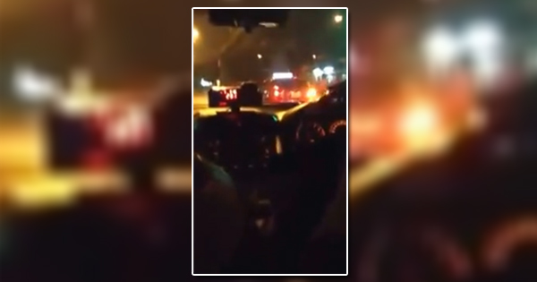 แฉกลโกงแท็กซี่ นั่งจากดุสิตไปเลียบด่วนรามอินทรา 435 บาท แฉกลโกงแท็กซี่ นั่งจากดุสิตไปเลียบด่วนรามอินทรา 435 บาท