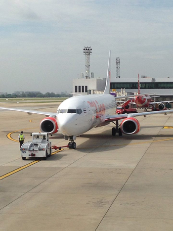 หนุ่มพัทลุงเปิดประตูฉุกเฉินเครื่องบิน หนุ่มพัทลุงเปิดประตูฉุกเฉินเครื่องบิน