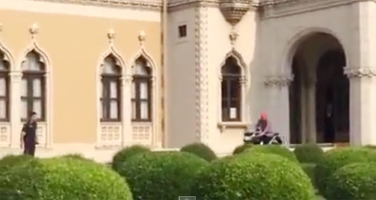 บิ๊กตู่ สุดเท่ ควบบิ๊กไบค์โชว์สื่อ หน้าตึกไทยคู่ฟ้า บิ๊กตู่ สุดเท่ ควบบิ๊กไบค์โชว์สื่อ หน้าตึกไทยคู่ฟ้า