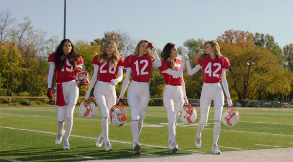 วิคตอเรีย ซีเคร็ต สู้ศึก SuperBowl ปล่อยโฆษณาสุดเริ่ดประชันนางฟ้า วิคตอเรีย ซีเคร็ต สู้ศึก SuperBowl ปล่อยโฆษณาสุดเริ่ดประชันนางฟ้า