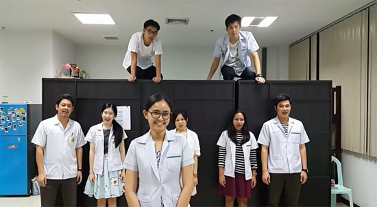 คลิปหมอ-พยาบาล รพ.สุไหง-โกลก เต้นเพลงชักกระตุก สวัสดีปีใหม่ คลิปหมอ-พยาบาล รพ.สุไหง-โกลก เต้นเพลงชักกระตุก สวัสดีปีใหม่