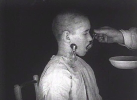 เรื่องเล่าช็อกโลก รัสเซียทดลองให้คนอดนอน ผลลัพธ์สะพรึงแค่ไหนไปดู เรื่องเล่าช็อกโลก รัสเซียทดลองให้คนอดนอน ผลลัพธ์สะพรึงแค่ไหนไปดู