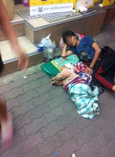 แม่นอนกับลูกน้อยหน้าเซเว่นฯ แม่นอนกับลูกน้อยหน้าเซเว่นฯ