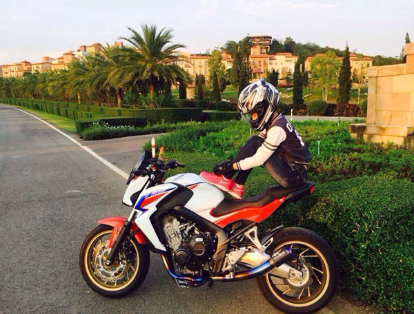 เปิดใจสาวกระโปรงสั้นขับบิ๊กไบค์ พ้อชาวเน็ต ทำไมต้องด่าพ่อแม่ด้วย เปิดใจสาวกระโปรงสั้นขับบิ๊กไบค์ พ้อชาวเน็ต ทำไมต้องด่าพ่อแม่ด้วย