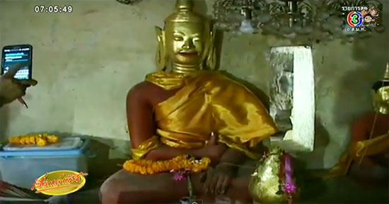 พระพุทธรูปกดไลค์ประดิษฐานกลางถ้ำเมืองสงขลา พระพุทธรูปกดไลค์ประดิษฐานกลางถ้ำเมืองสงขลา