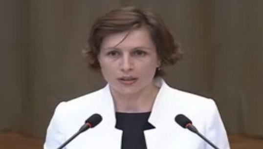 อลินา มิรอง (Alina Miron)