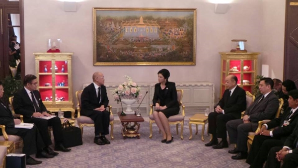 นายกฯ ถกท่านทูตวีรชัย ปมเขาพระวิหาร ก่อนแจงสภา นายกฯ ถกท่านทูตวีรชัย ปมเขาพระวิหาร ก่อนแจงสภา