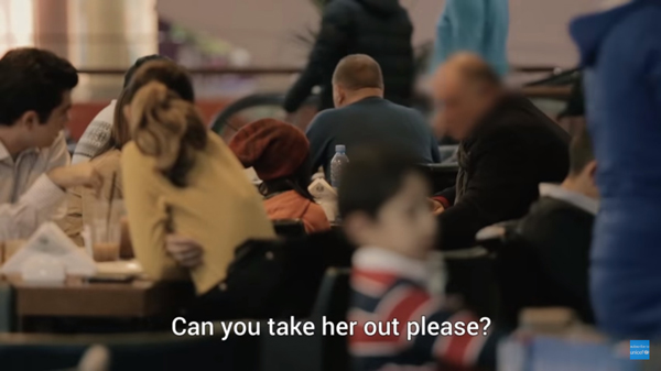 การทดลองสะเทือนใจ มาดูปฏิกิริยาที่ต่างกันของผู้ใหญ่ เมื่อลูกคนรวย-จนหลงทาง การทดลองสะเทือนใจ มาดูปฏิกิริยาที่ต่างกันของผู้ใหญ่ เมื่อลูกคนรวย-จนหลงทาง