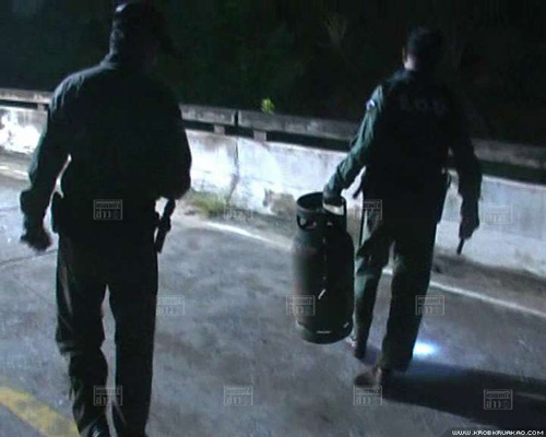 มทภ.4 ปัด ประกาศเคอร์ฟิว 6 ตำบล ล่าโจรใต้ แต่ใช้กฎอัยการศึก มทภ.4 ปัด ประกาศเคอร์ฟิว 6 ตำบล ล่าโจรใต้ แต่ใช้กฎอัยการศึก