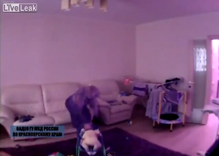 เผยคลิปพี่เลี้ยงเด็กสุดโหด ตบตีเด็กไม่ยั้งหลังร้องไห้โยเย