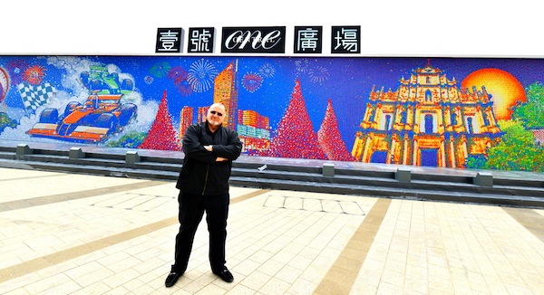 ดีไซเนอร์แคนาดาเนรมิตกำแพงรูบิคใหญ่ที่สุดในโลกที่มาเก๊า ดีไซเนอร์แคนาดาเนรมิตกำแพงรูบิคใหญ่ที่สุดในโลกที่มาเก๊า